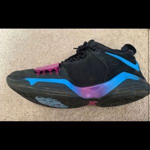 Nike Paul George Sneakers